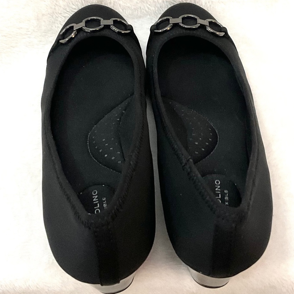 Bandolino Tuvonna Black Slip On Canvas and Patent Leather Wedge Heels Sz 8.5M - Picture 10 of 12